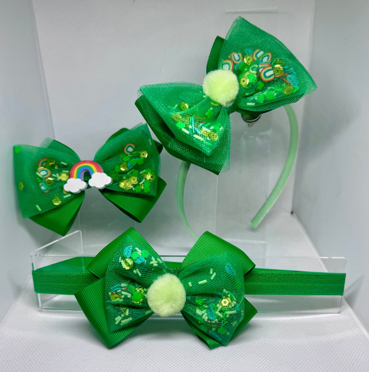 Rainbow Clover Shaker Bow